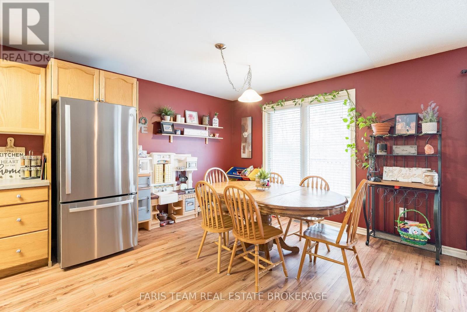 45 Hawkins Drive, Barrie, Ontario  L4N 0A7 - Photo 10 - S12975518