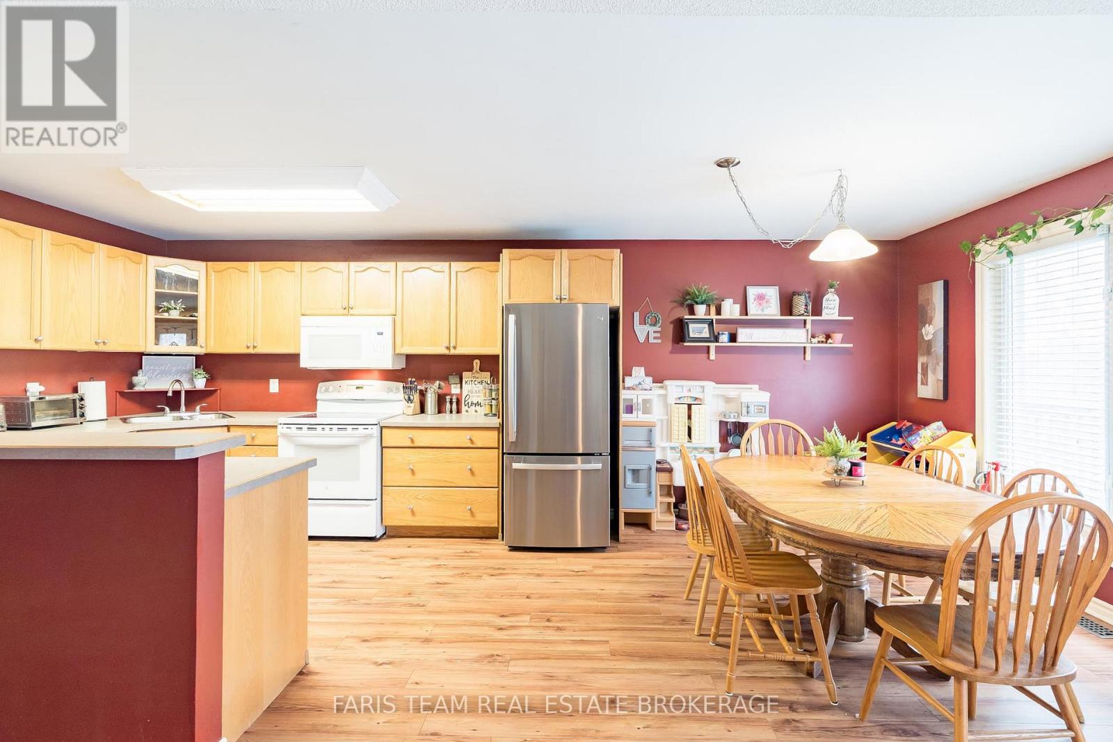 45 Hawkins Drive, Barrie, Ontario  L4N 0A7 - Photo 11 - S12975518