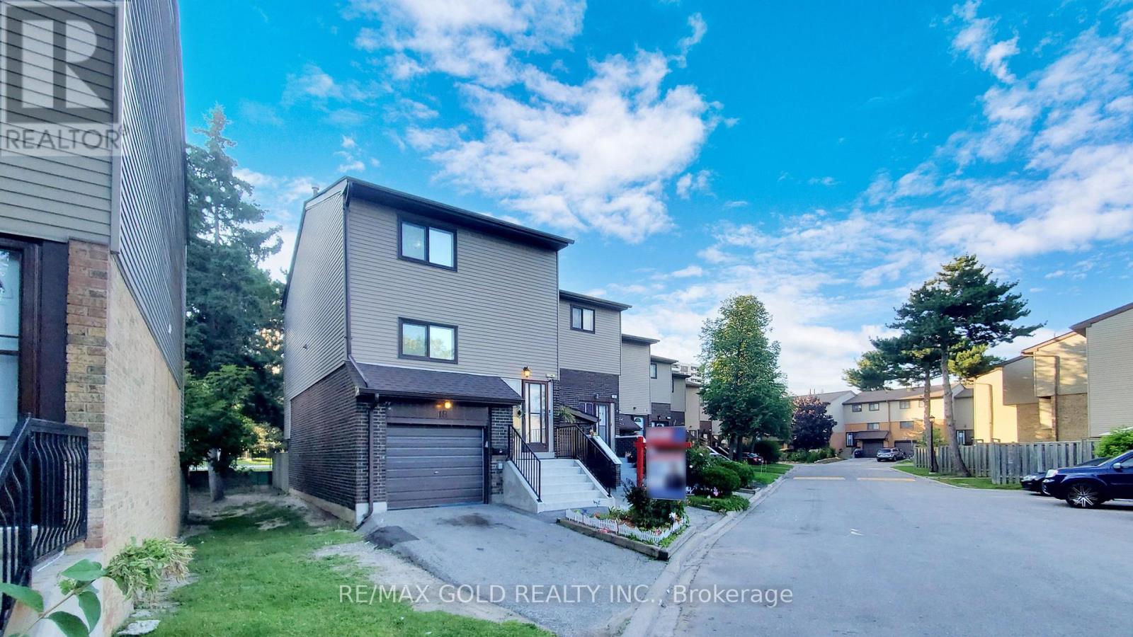 18 - 18 Carleton Place, Brampton, Ontario  L6T 3Z4 - Photo 2 - W13010204