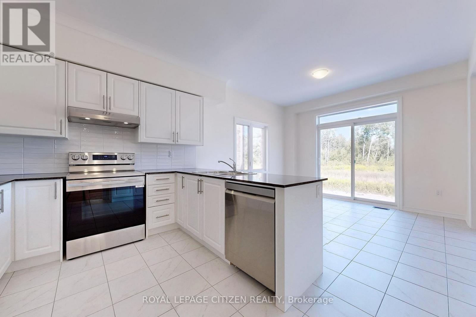 140 Hawkins Street, Georgina, Ontario  L0E 1R0 - Photo 11 - N13013056