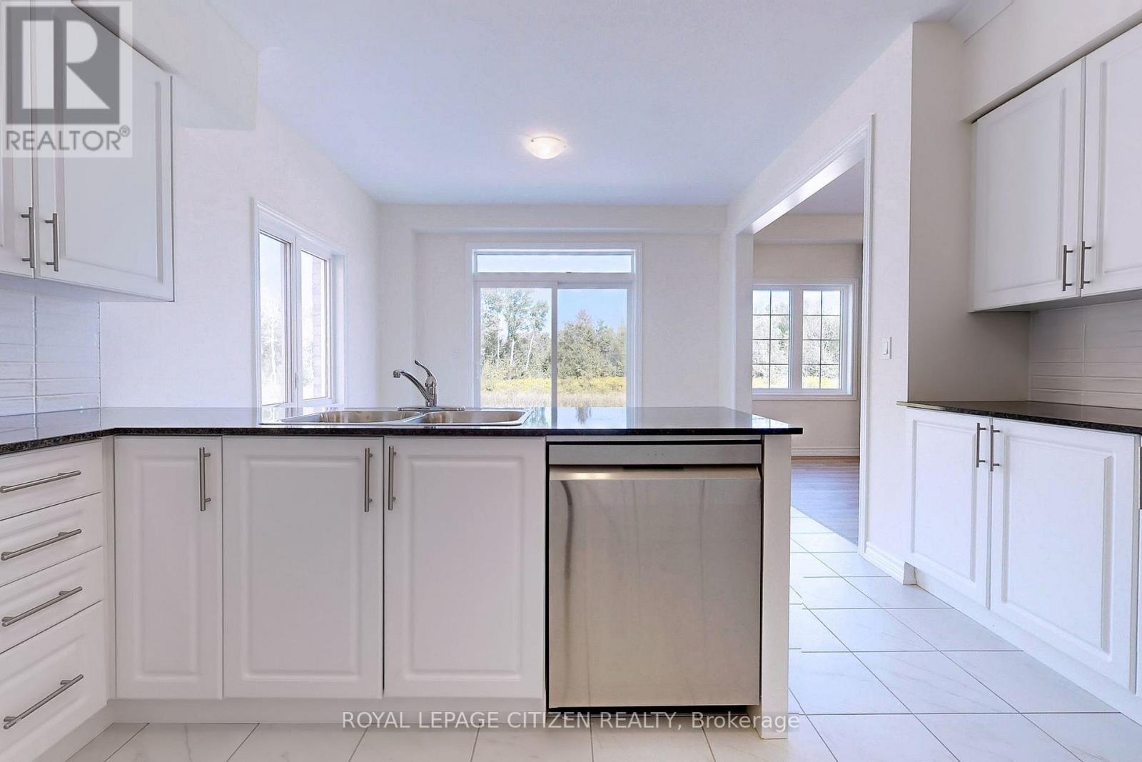 140 Hawkins Street, Georgina, Ontario  L0E 1R0 - Photo 13 - N13013056