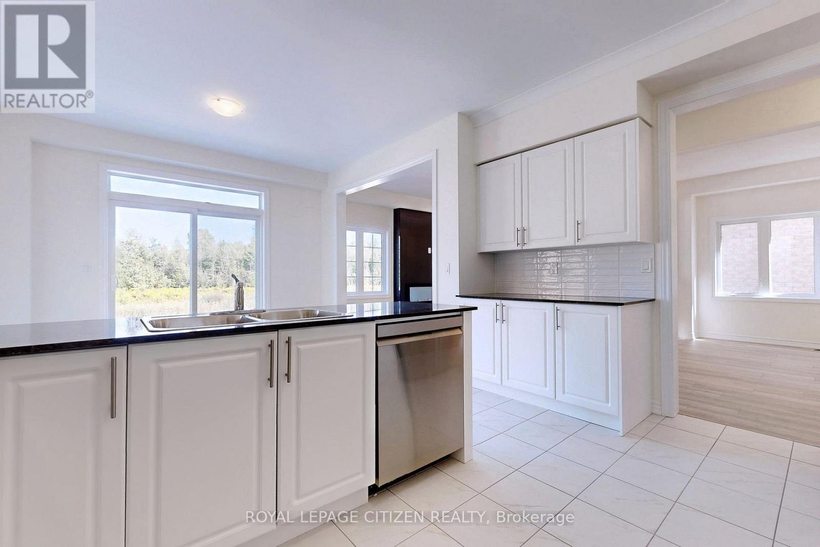 140 Hawkins Street, Georgina, Ontario  L0E 1R0 - Photo 14 - N13013056