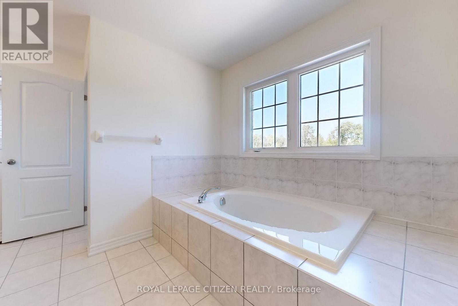 140 Hawkins Street, Georgina, Ontario  L0E 1R0 - Photo 30 - N13013056