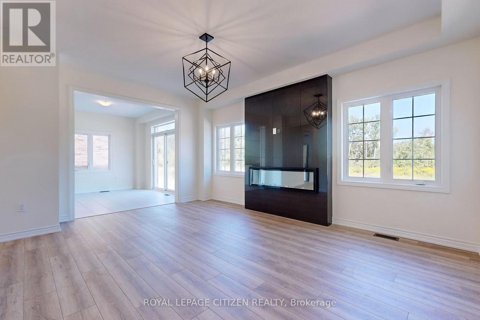 140 Hawkins Street, Georgina, Ontario  L0E 1R0 - Photo 4 - N13013056