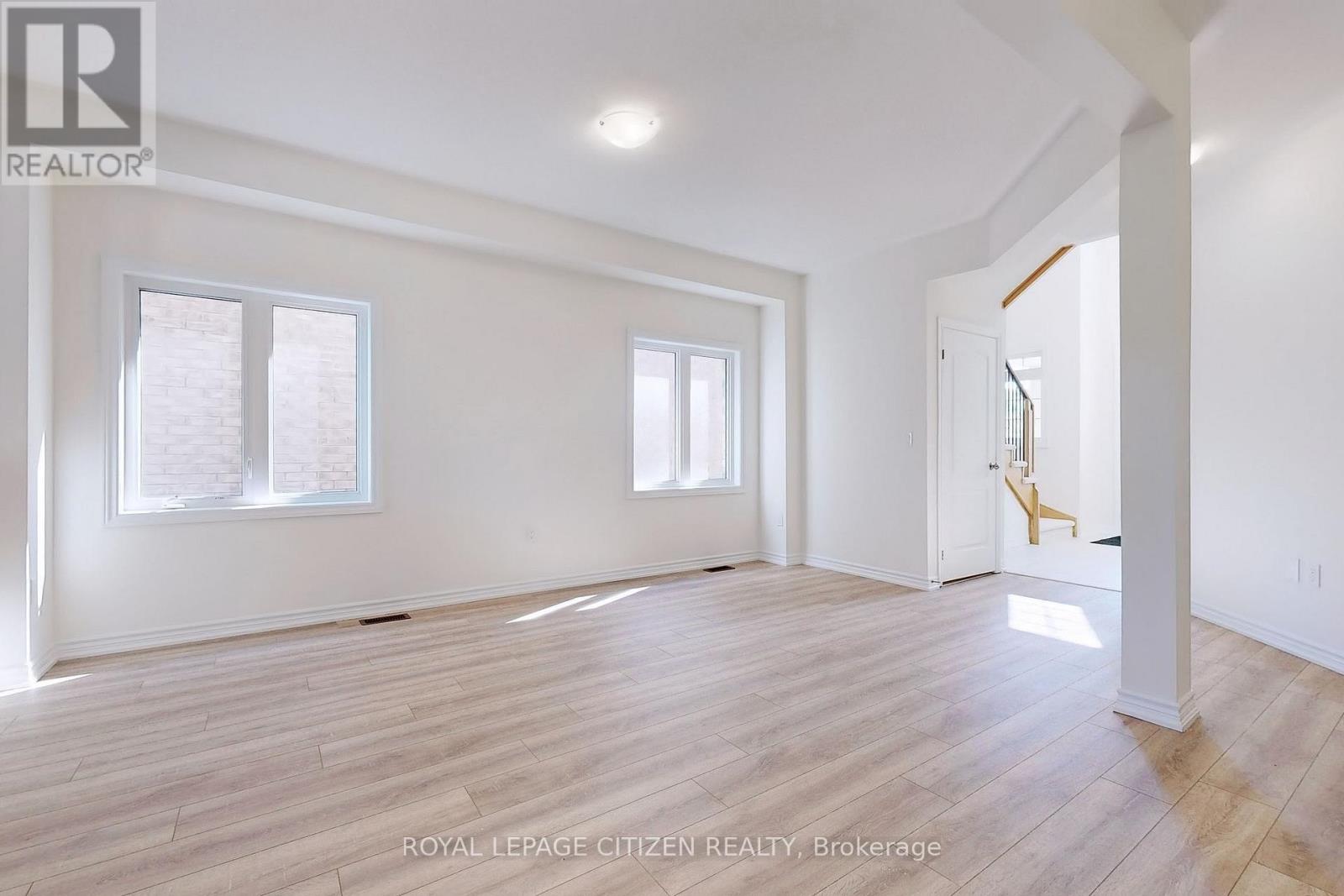 140 Hawkins Street, Georgina, Ontario  L0E 1R0 - Photo 8 - N13013056