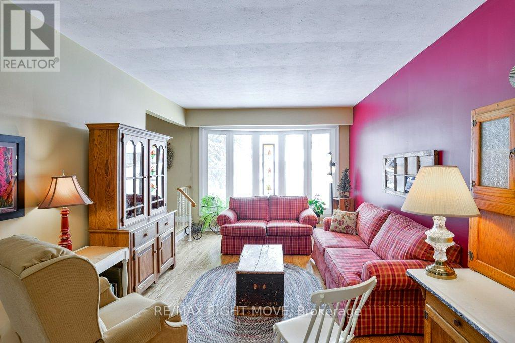 429 Highland Avenue, Orillia, Ontario  L3V 4E8 - Photo 8 - S13012970