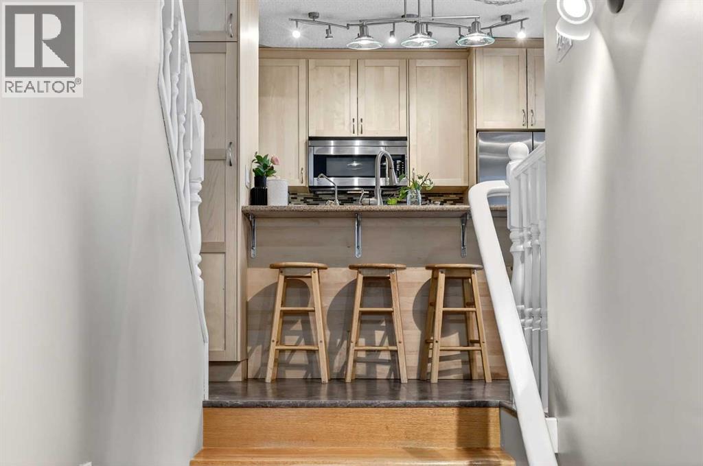 886 Erin Woods Drive Se, Calgary, Alberta  T2B 3C4 - Photo 12 - A2292202