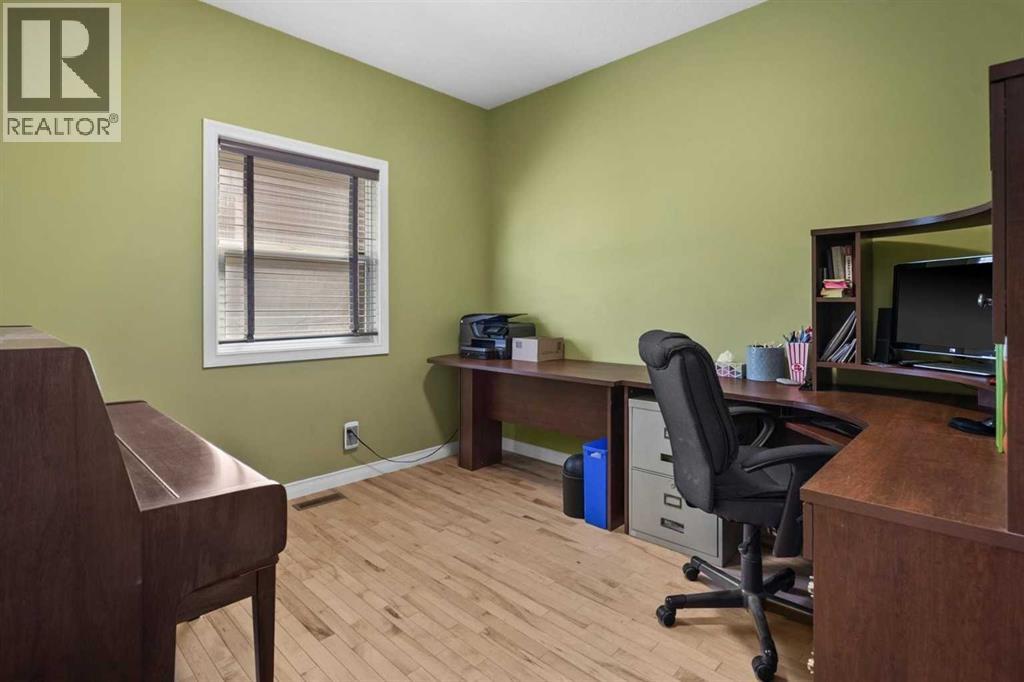 29 Royal Birch Hill Nw, Calgary, Alberta  T3G 5X7 - Photo 16 - A2301855