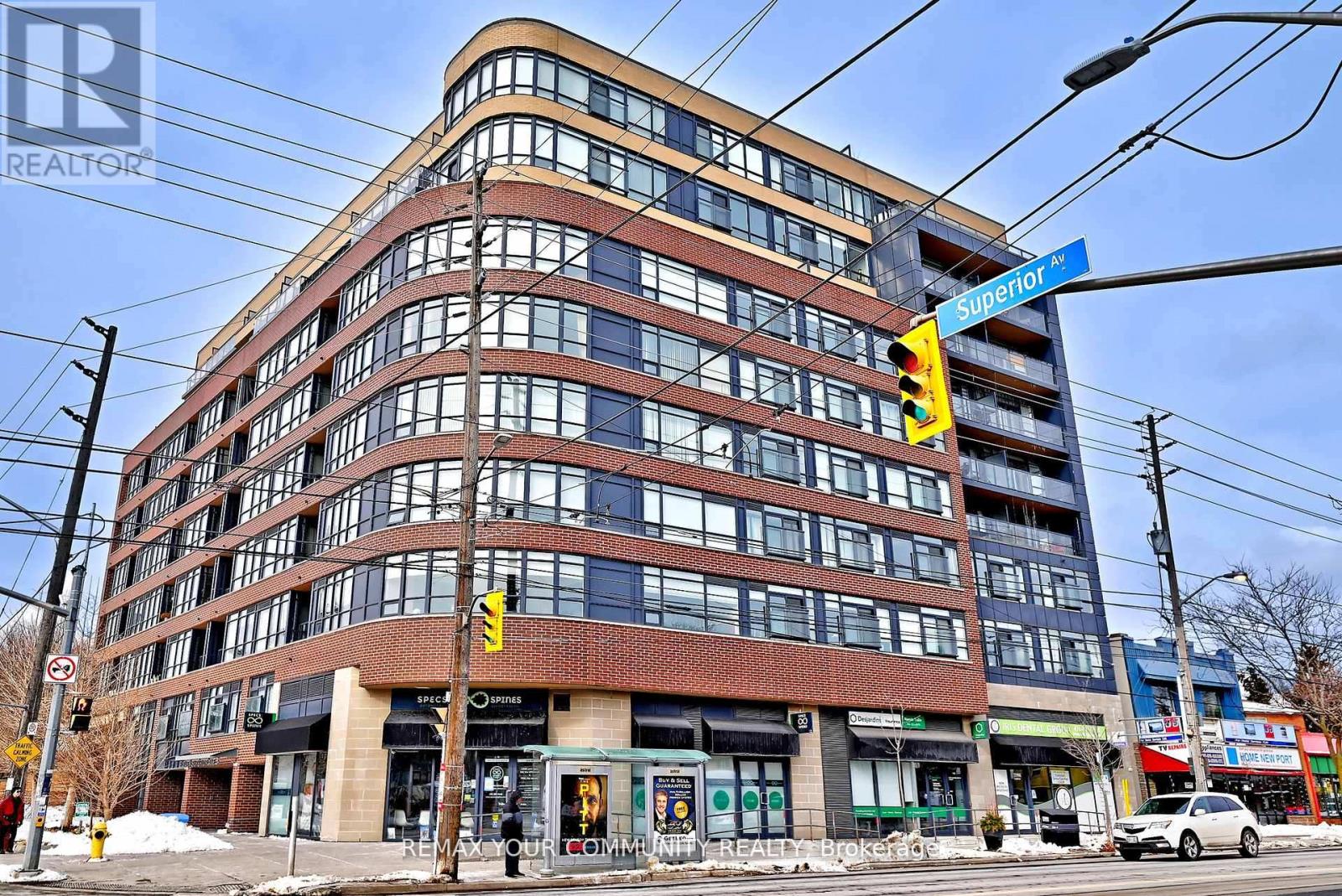 907 - 11 SUPERIOR AVENUE, Toronto, Ontario