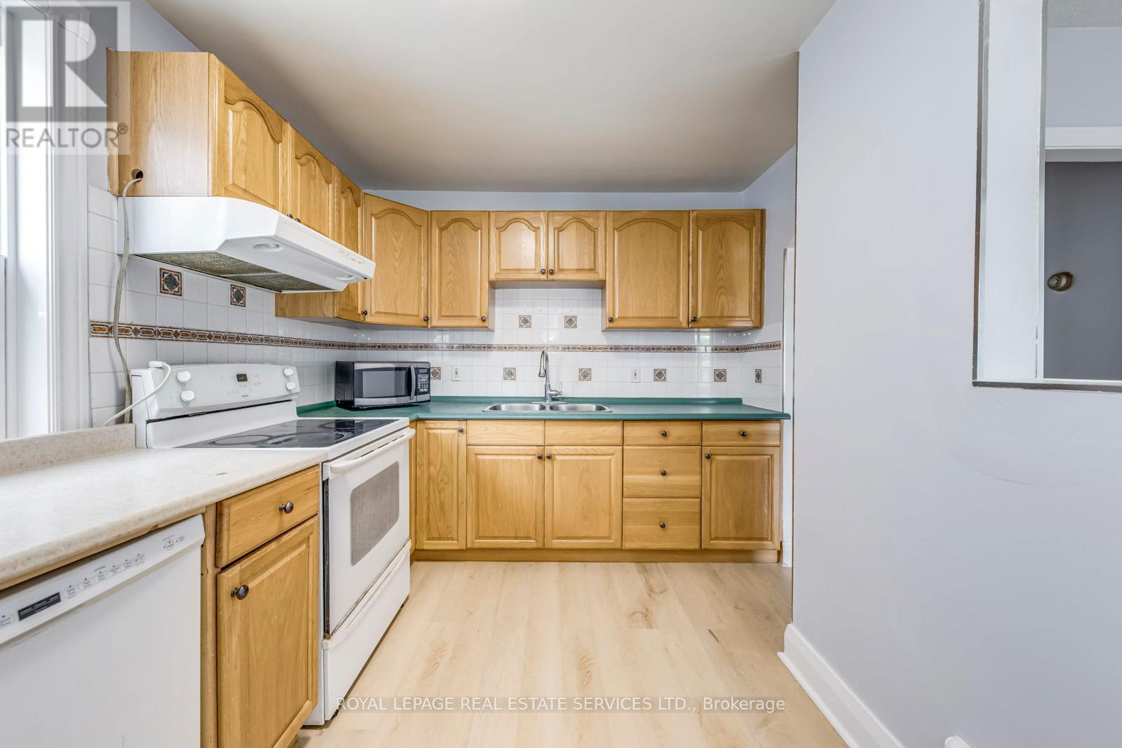 75 Elma Street, Toronto, Ontario  M8V 1X9 - Photo 10 - W13012976