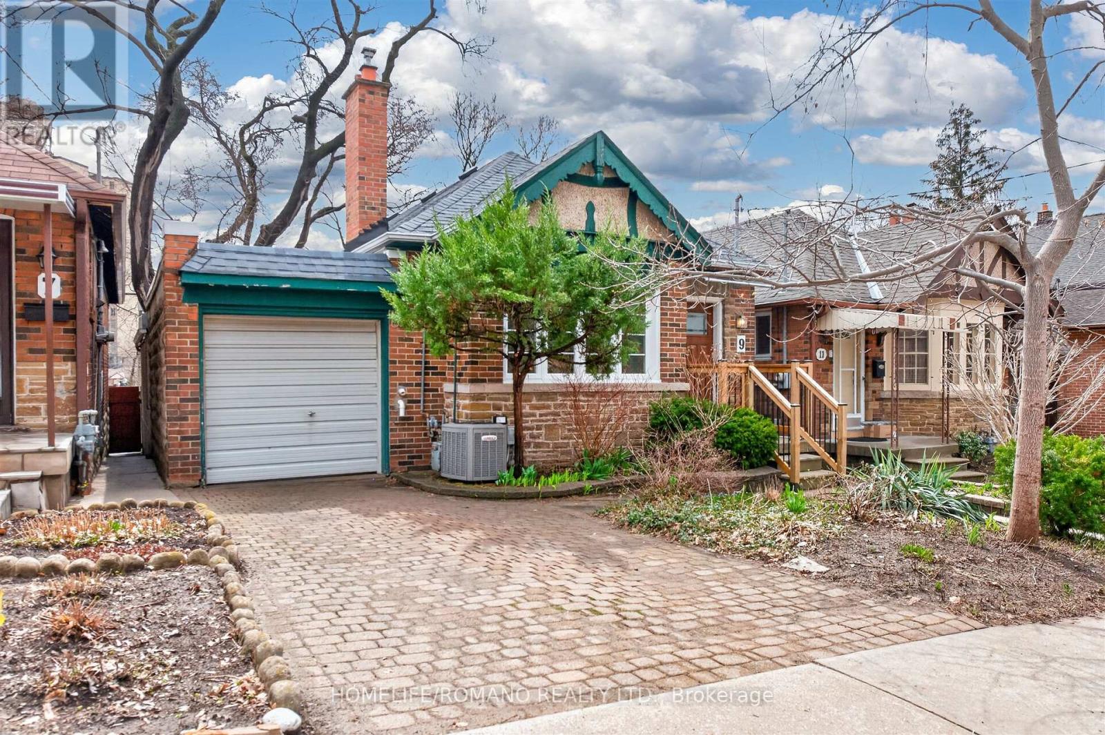 9 LITTLE AVENUE, Toronto, Ontario