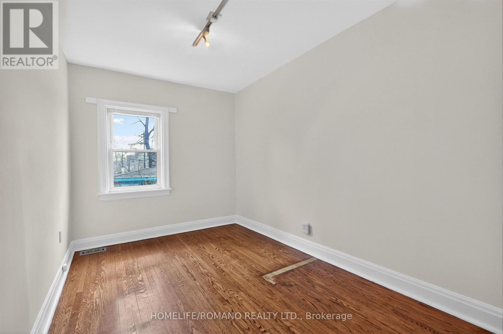 9 Little Avenue, Toronto, Ontario  M9N 1K3 - Photo 23 - W13013022