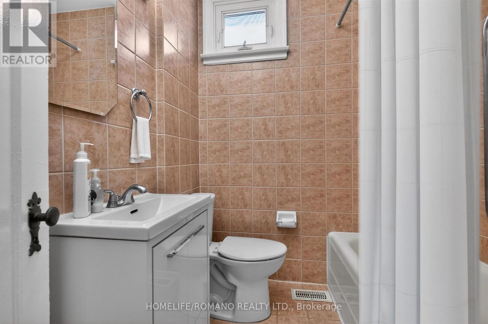 9 Little Avenue, Toronto, Ontario  M9N 1K3 - Photo 25 - W13013022