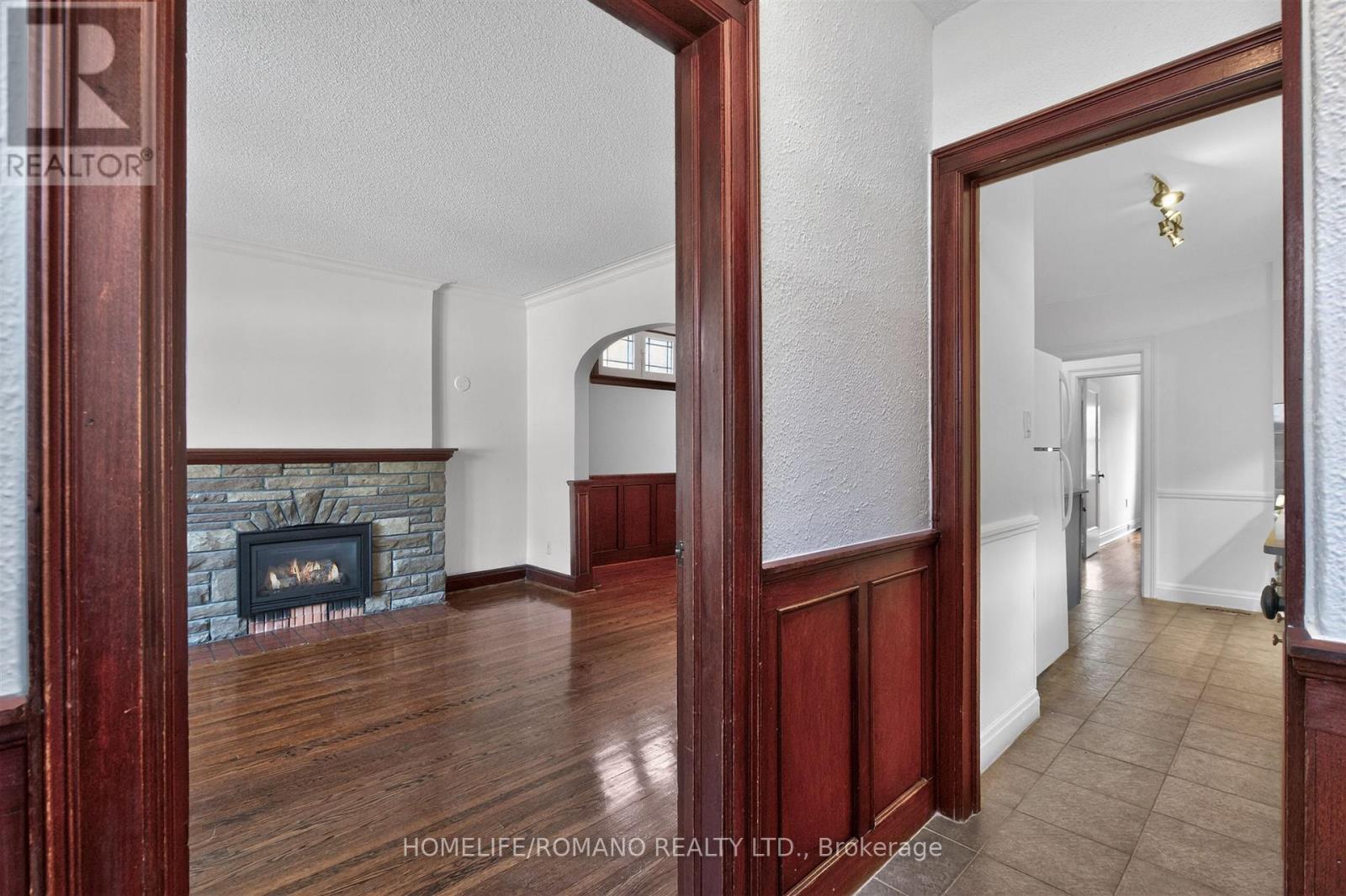 9 Little Avenue, Toronto, Ontario  M9N 1K3 - Photo 4 - W13013022