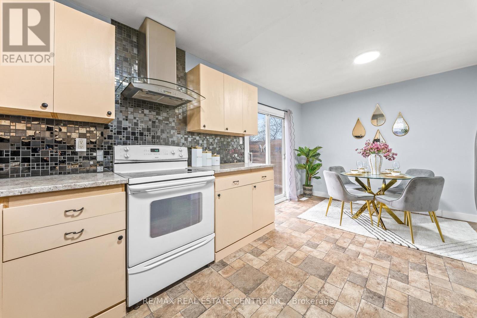 101 Griselda Crescent, Brampton, Ontario  L6S 1M4 - Photo 15 - W13013036