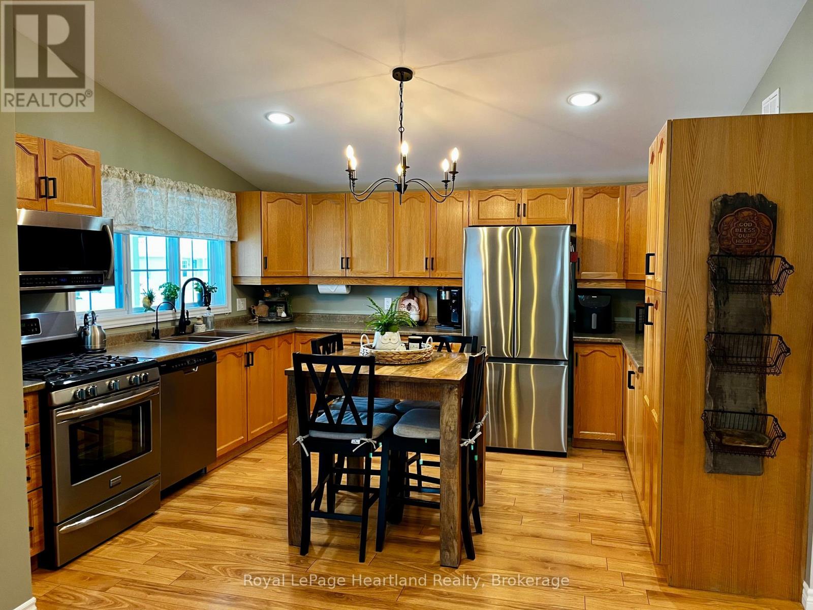 459 Richard Crescent, Strathroy-Caradoc, Ontario  N7G 3P4 - Photo 6 - X12940116