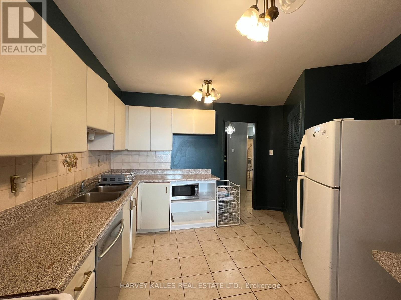 704 - 150 Neptune Drive, Toronto, Ontario  M6A 2Y9 - Photo 15 - C12979876