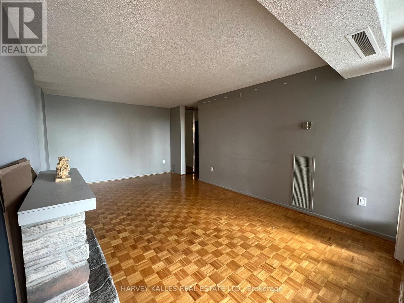 704 - 150 Neptune Drive, Toronto, Ontario  M6A 2Y9 - Photo 8 - C12979876