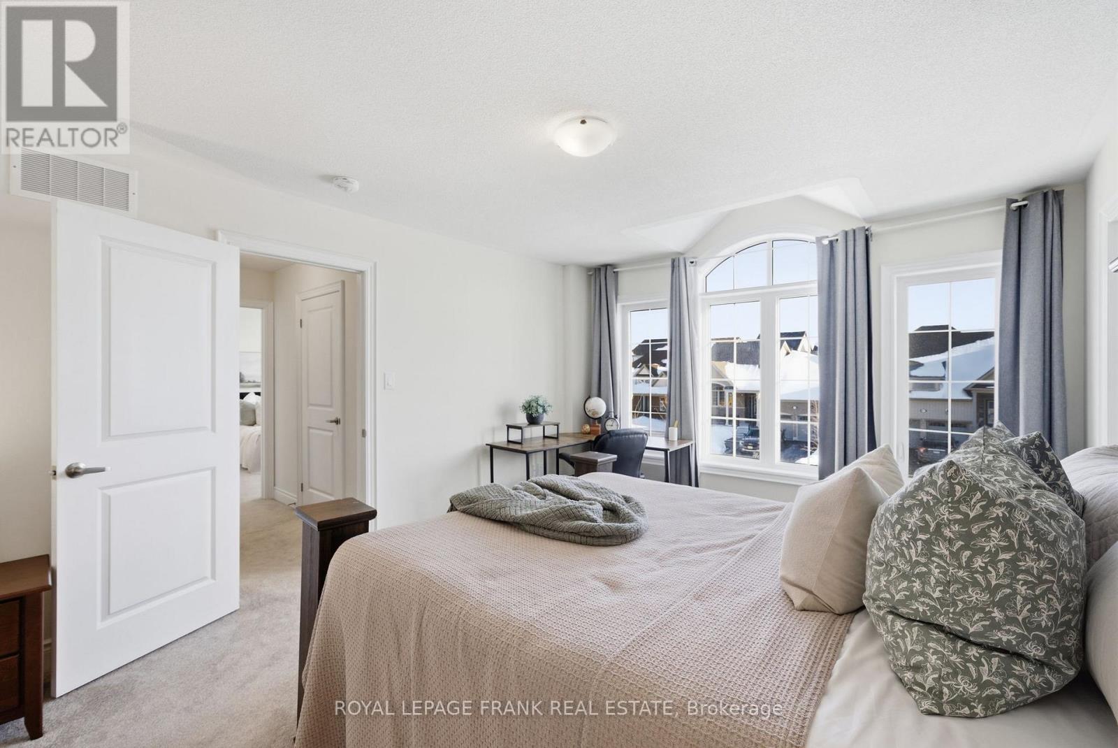 60 Hennessey Crescent, Kawartha Lakes, Ontario  K9V 0P3 - Photo 33 - X12807752