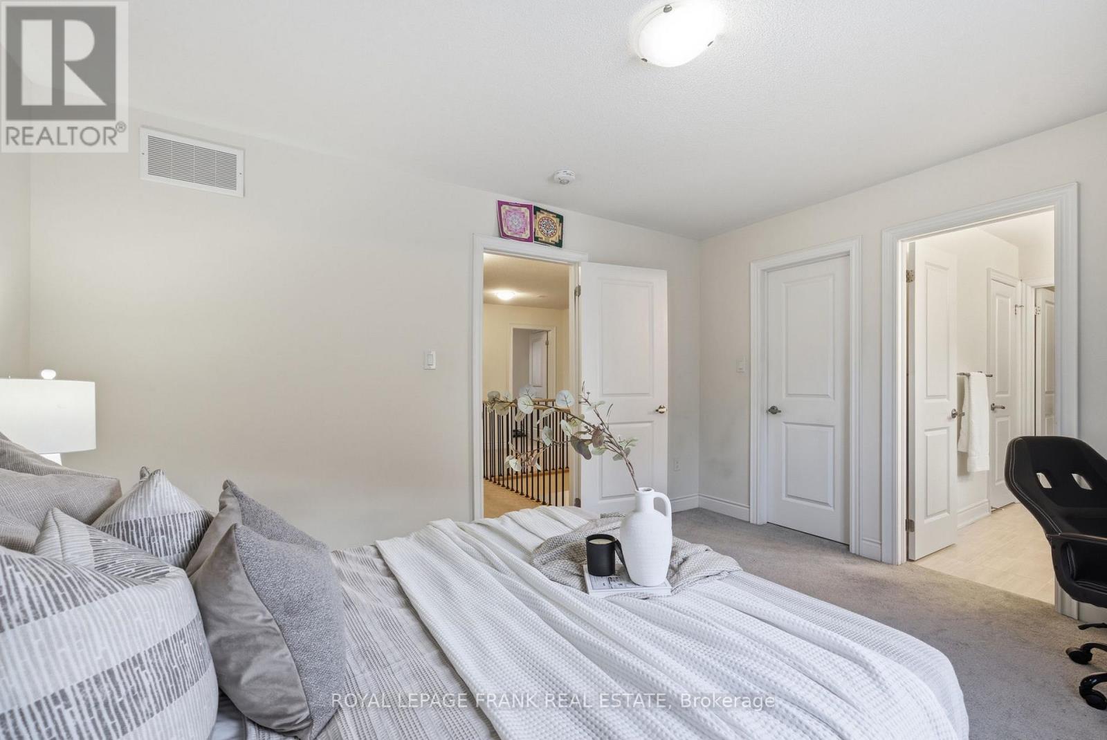 60 Hennessey Crescent, Kawartha Lakes, Ontario  K9V 0P3 - Photo 37 - X12807752