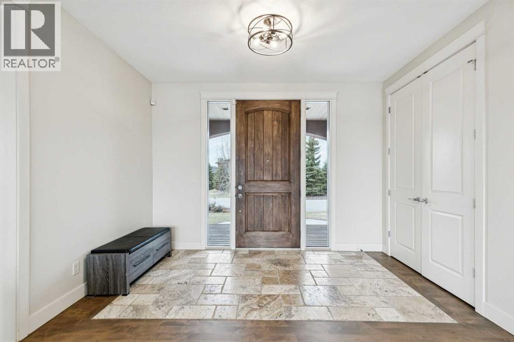 208 Leighton Court, Rural Rocky View County, Alberta  T3Z 0A2 - Photo 3 - A2300910