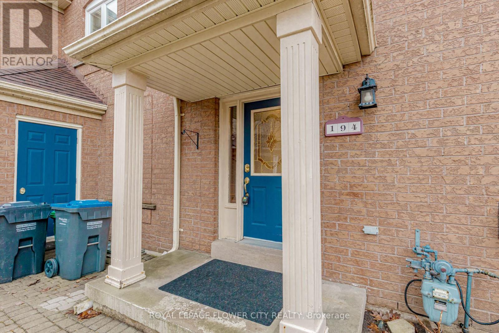 194 Pressed Brick Drive, Brampton, Ontario  L6V 4K7 - Photo 2 - W12959536