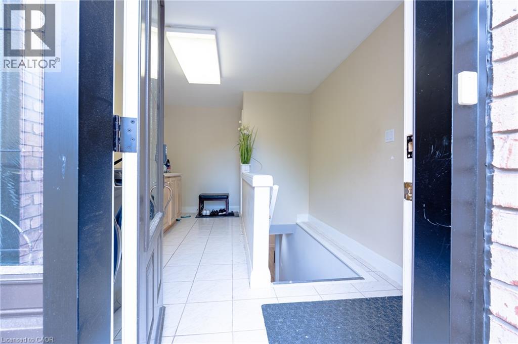 80 Deerview Avenue Unit# Lower, Ancaster, Ontario  L9G 4S2 - Photo 3 - 40821234