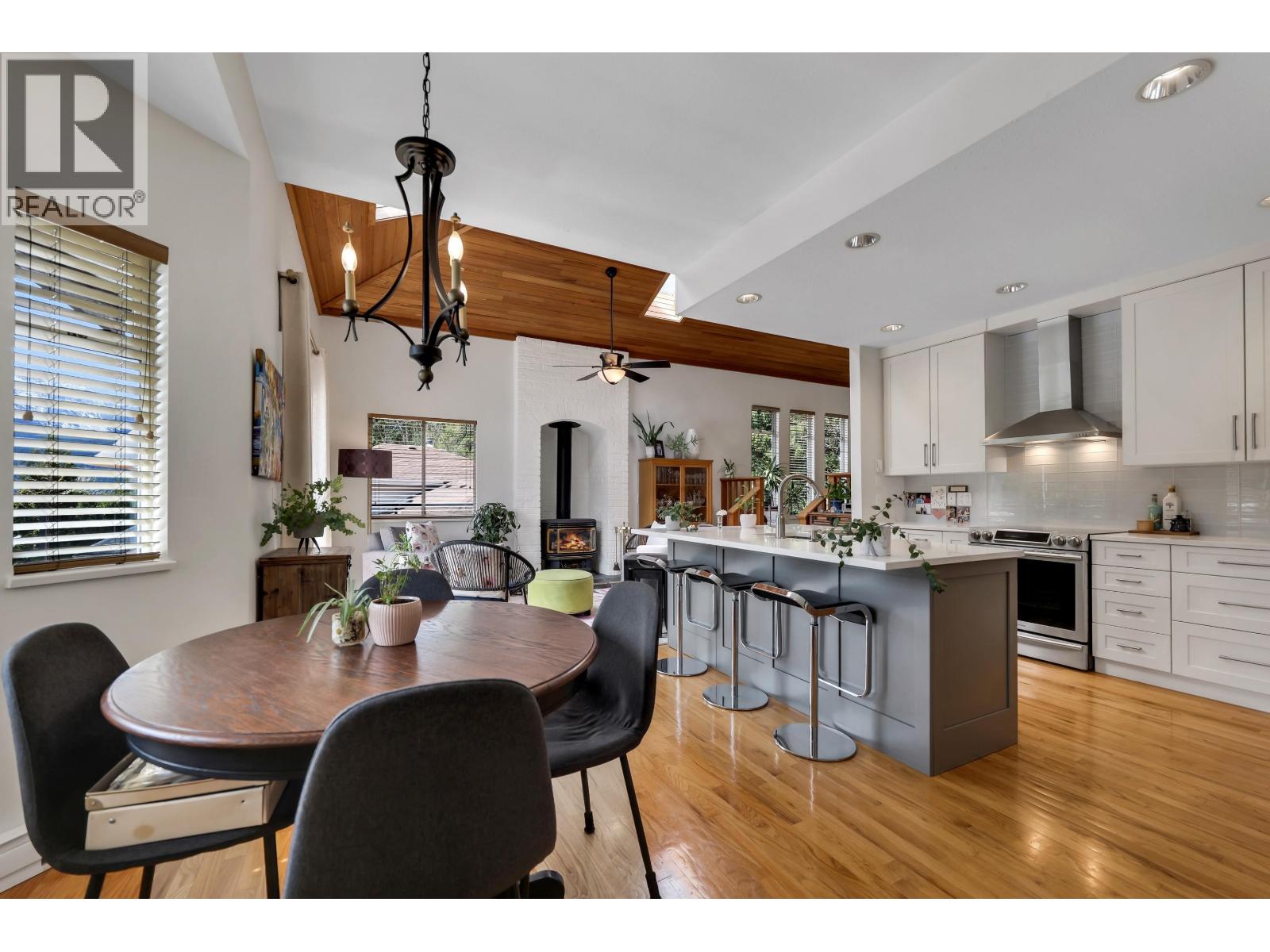 1014 Lanark Place, Squamish, British Columbia  V0N 1T0 - Photo 7 - R3110936