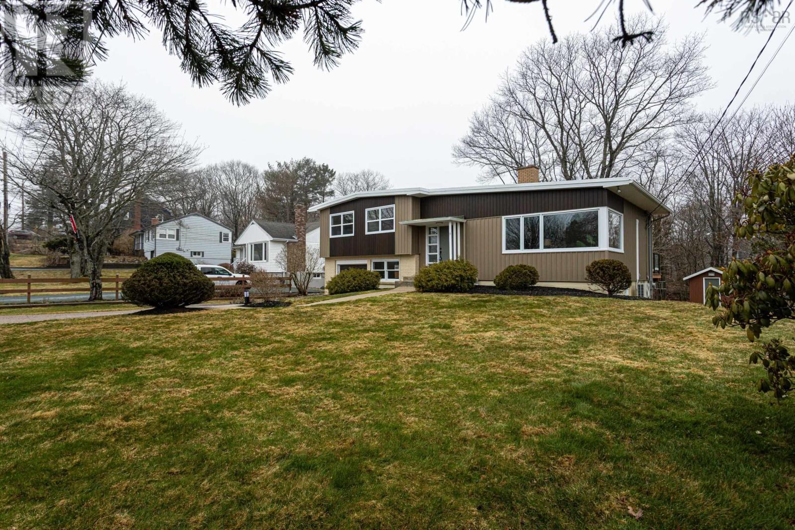 9 Crestview Drive, Halifax, Nova Scotia  B3P 1G1 - Photo 3 - 202607810