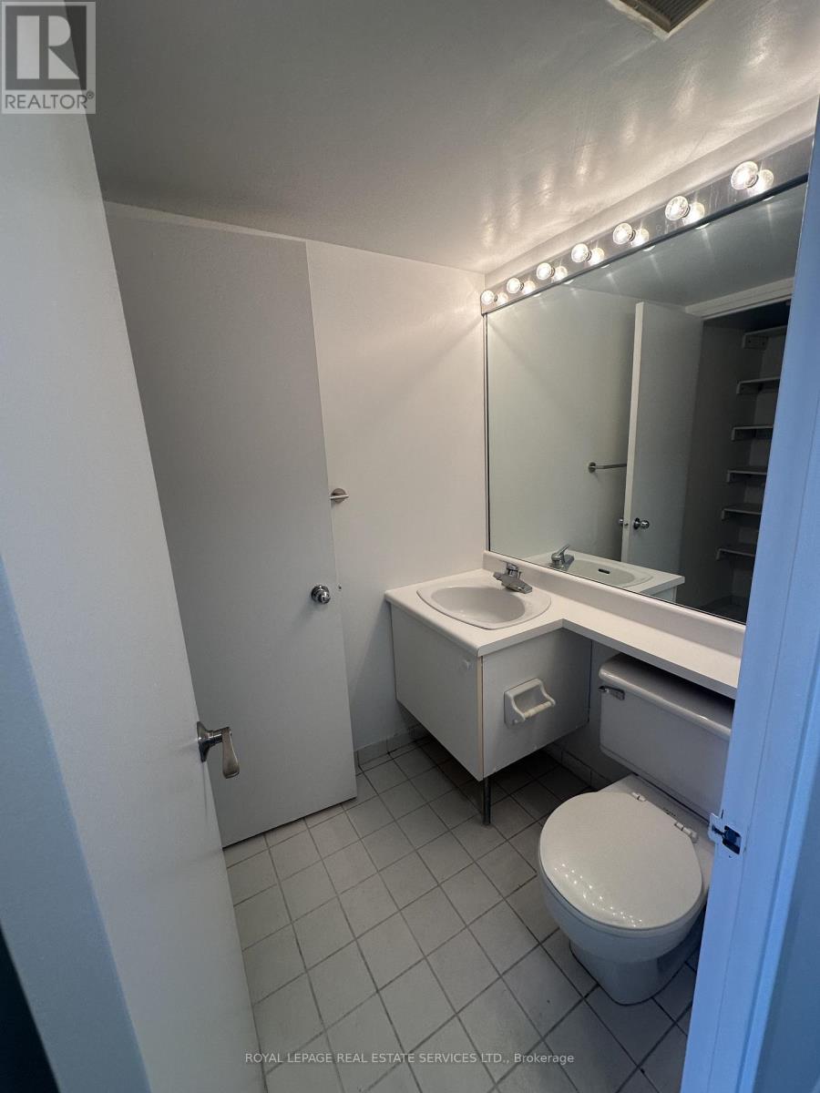 1105 - 2261 Lake Shore Boulevard W, Toronto, Ontario  M8V 3X1 - Photo 11 - W12974032