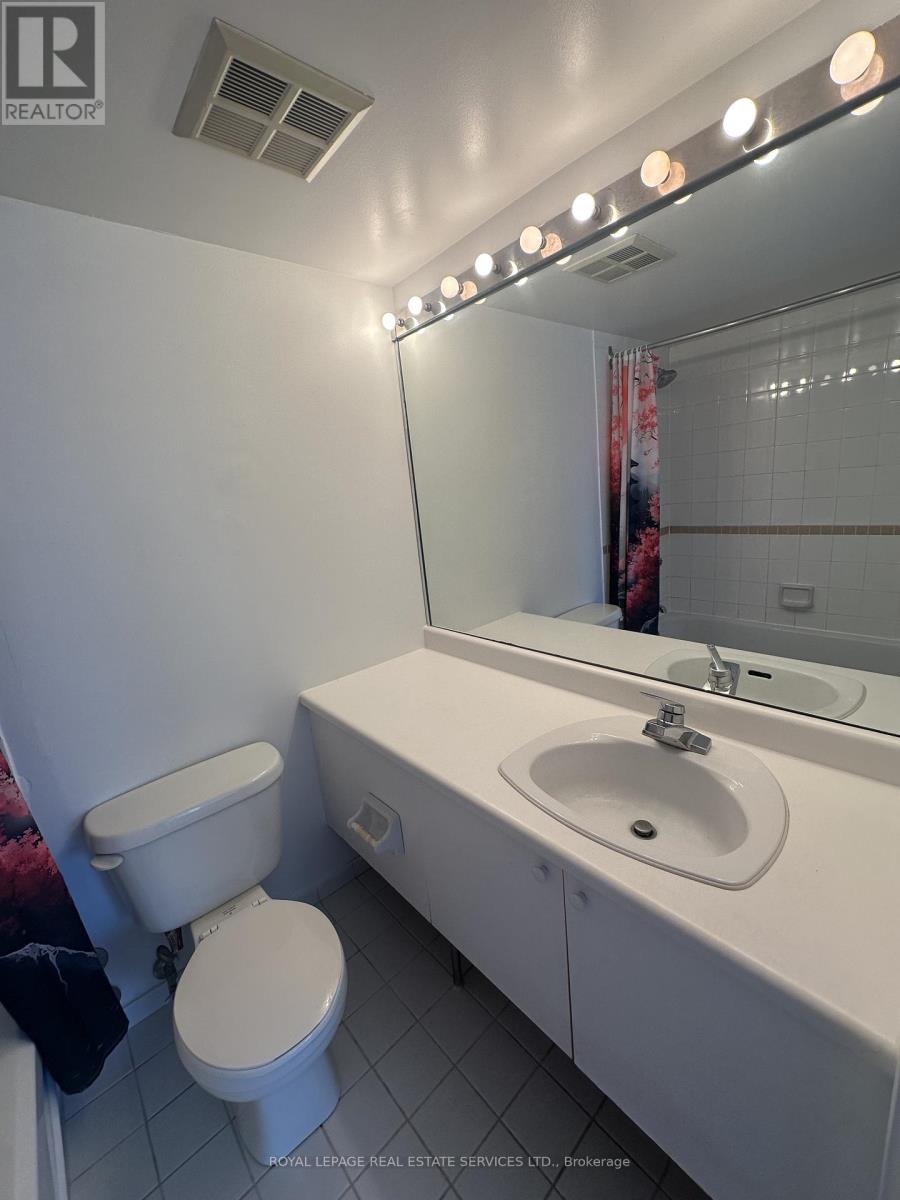 1105 - 2261 Lake Shore Boulevard W, Toronto, Ontario  M8V 3X1 - Photo 5 - W12974032