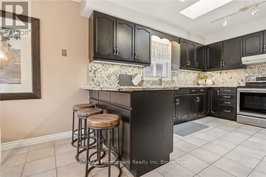 1156 Augustus Drive, Burlington, Ontario  L7S 2K5 - Photo 13 - W13013176