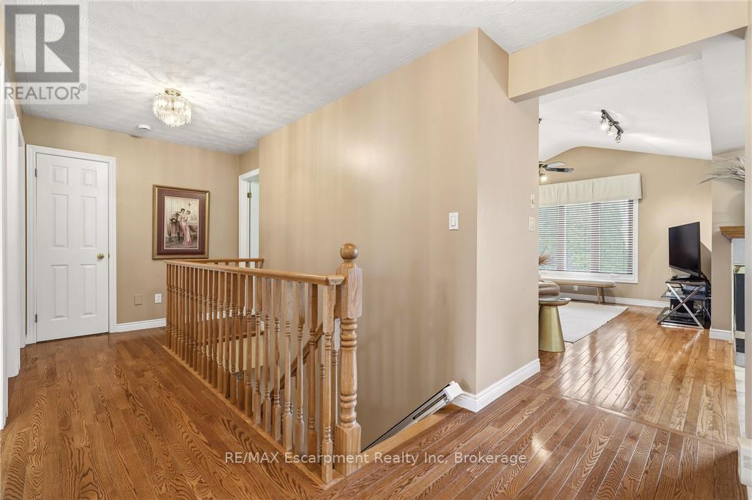 1156 Augustus Drive, Burlington, Ontario  L7S 2K5 - Photo 20 - W13013176