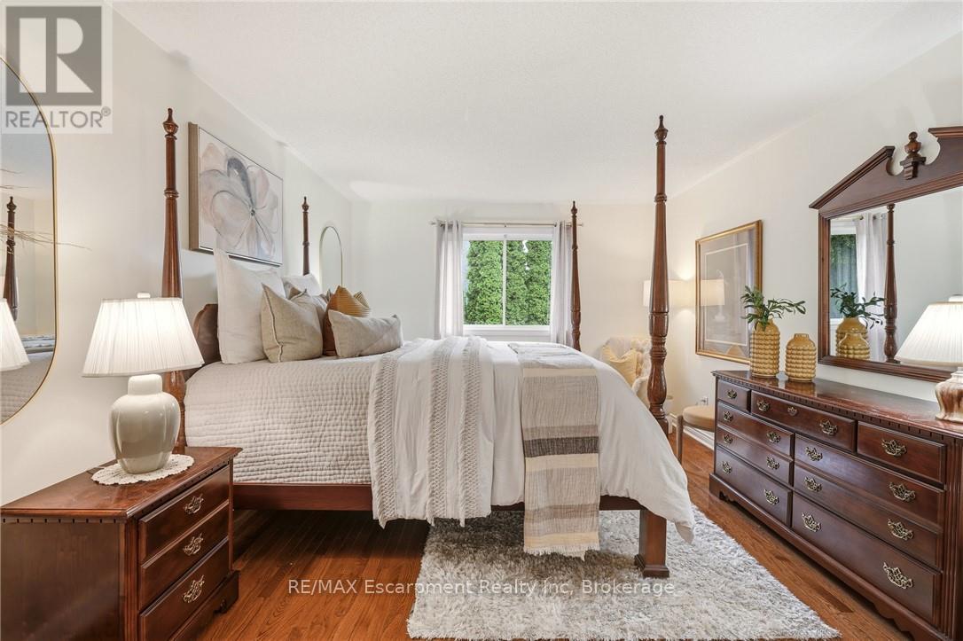 1156 Augustus Drive, Burlington, Ontario  L7S 2K5 - Photo 22 - W13013176