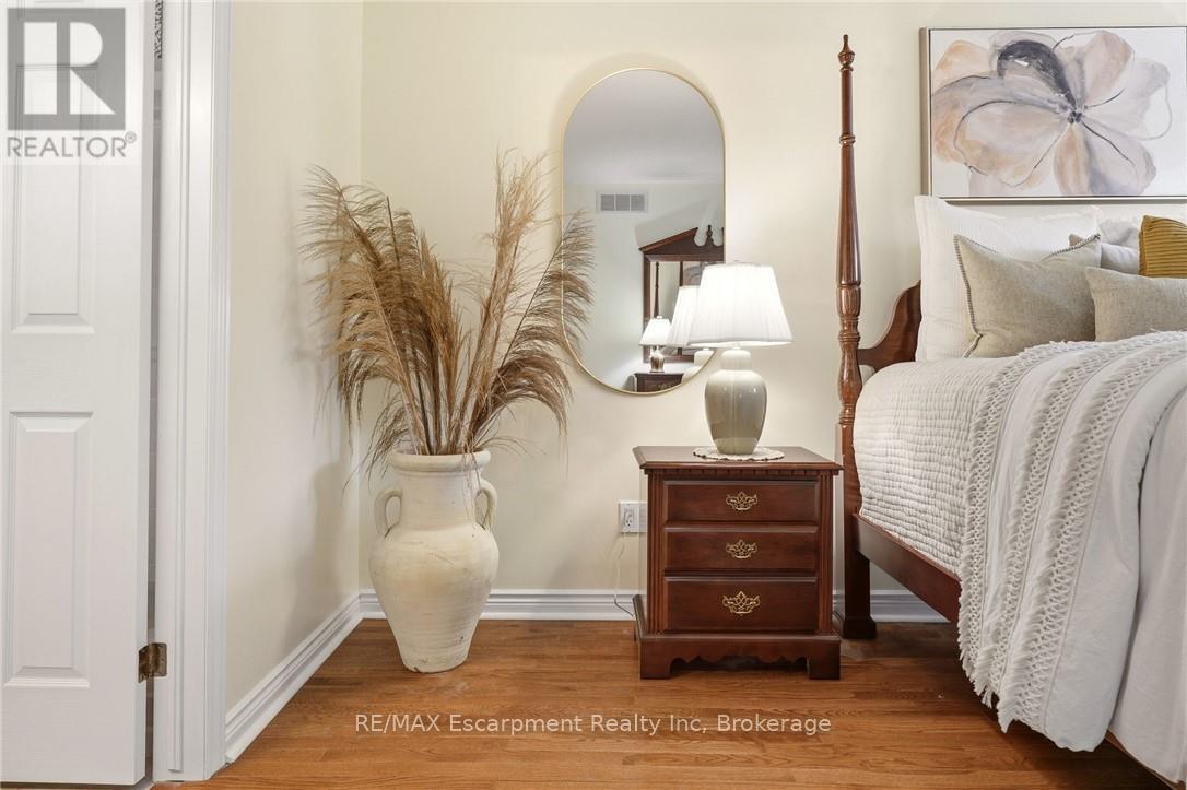 1156 Augustus Drive, Burlington, Ontario  L7S 2K5 - Photo 23 - W13013176