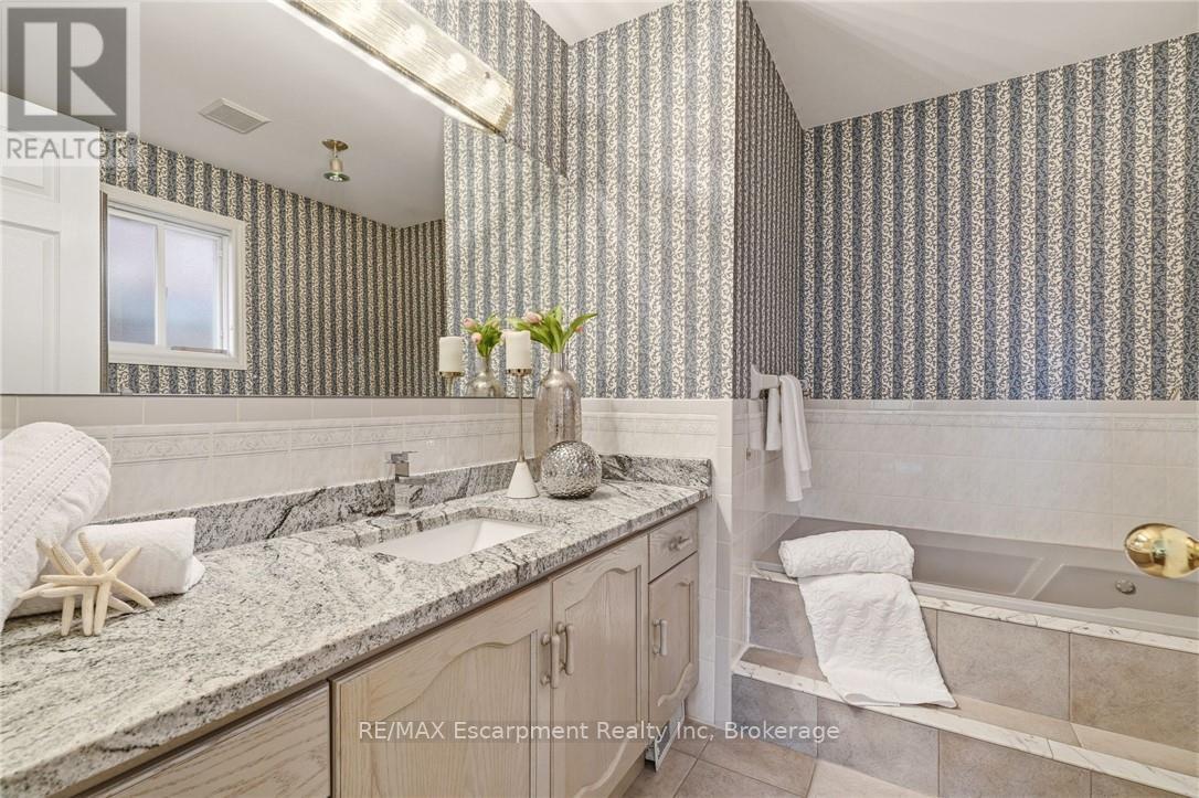 1156 Augustus Drive, Burlington, Ontario  L7S 2K5 - Photo 24 - W13013176