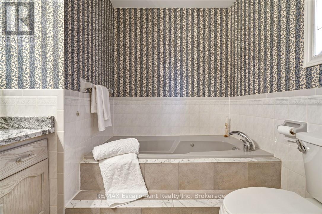 1156 Augustus Drive, Burlington, Ontario  L7S 2K5 - Photo 25 - W13013176