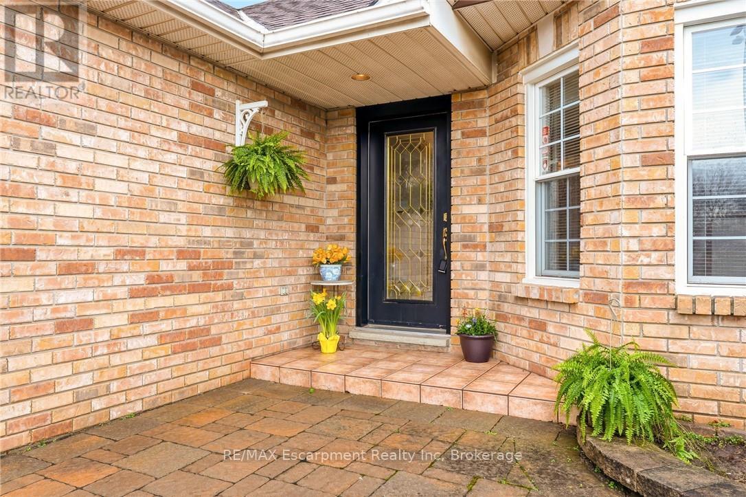 1156 Augustus Drive, Burlington, Ontario  L7S 2K5 - Photo 4 - W13013176