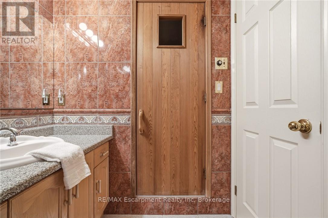 1156 Augustus Drive, Burlington, Ontario  L7S 2K5 - Photo 41 - W13013176