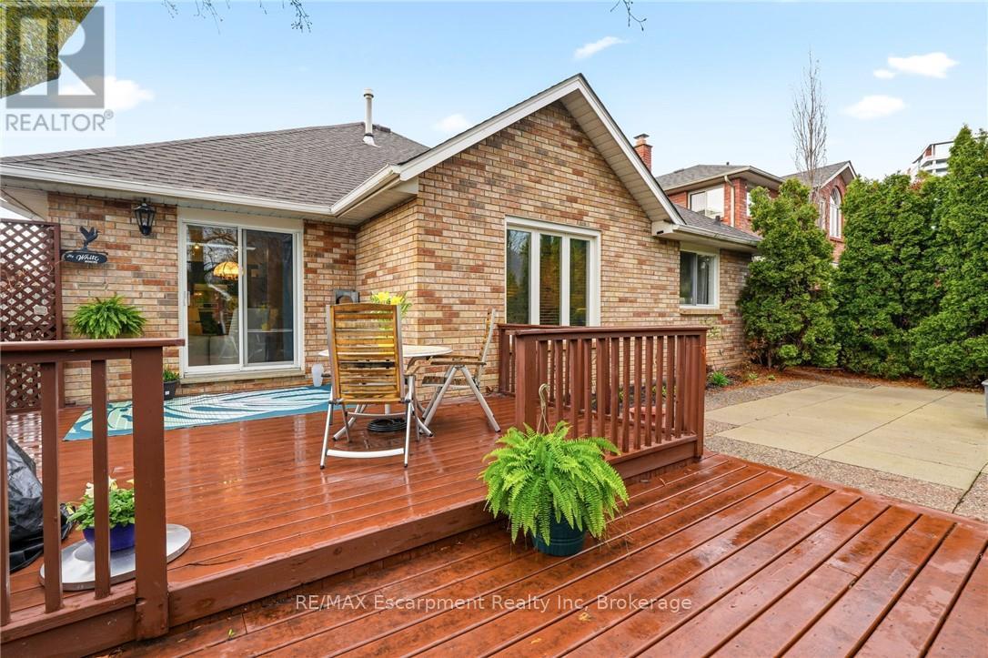 1156 Augustus Drive, Burlington, Ontario  L7S 2K5 - Photo 43 - W13013176