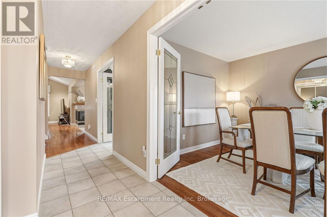 1156 Augustus Drive, Burlington, Ontario  L7S 2K5 - Photo 6 - W13013176