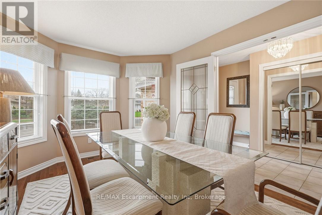 1156 Augustus Drive, Burlington, Ontario  L7S 2K5 - Photo 8 - W13013176