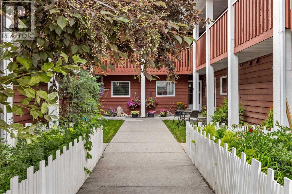 3, 717 7th Street E, Canmore, Alberta