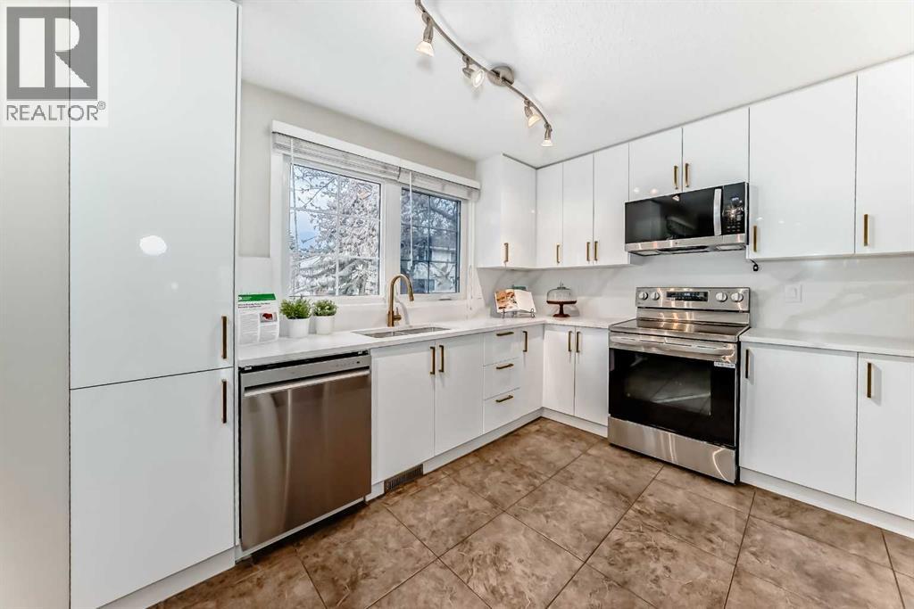 322 Point Mckay Gardens NW, Calgary, Alberta  T3B 5B7 - Photo 10 - A2284381