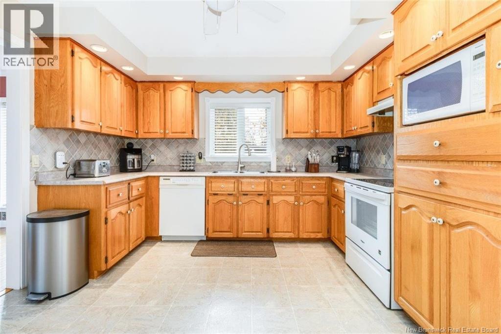 5 Timber Lane, Fredericton, New Brunswick  E3A 8R6 - Photo 3 - NB137455