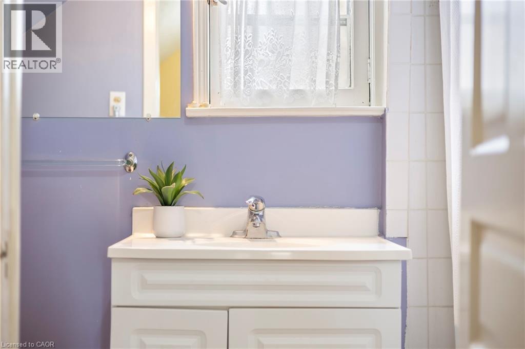 194 Moore Avenue S, Waterloo, Ontario  N2J 1X8 - Photo 25 - 40819213