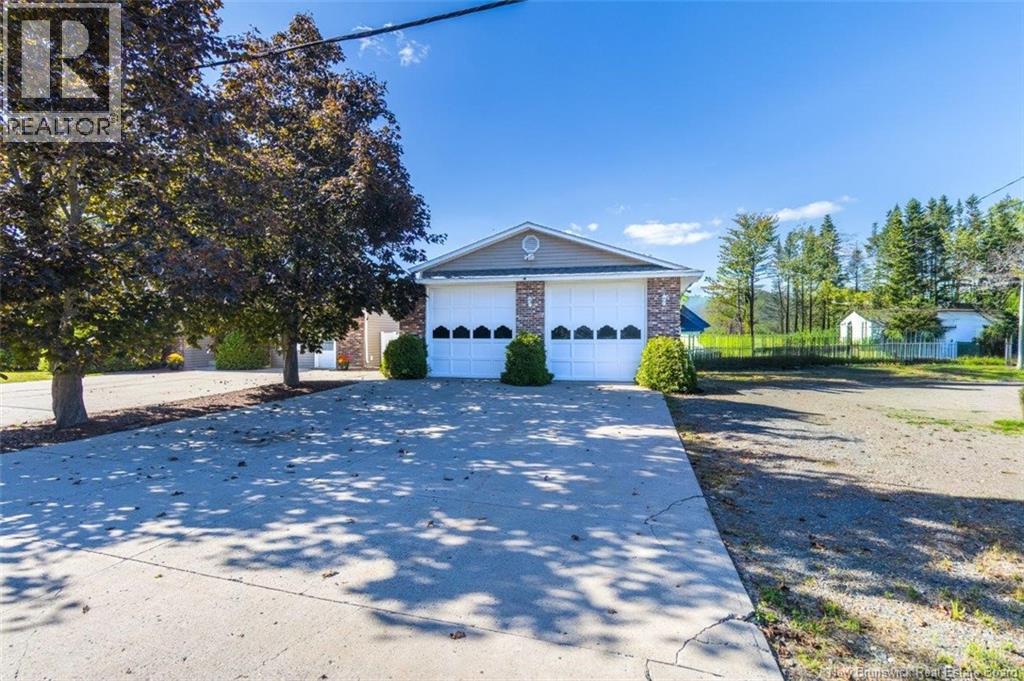 5 Timber Lane, Fredericton, New Brunswick  E3A 8R6 - Photo 2 - NB137455