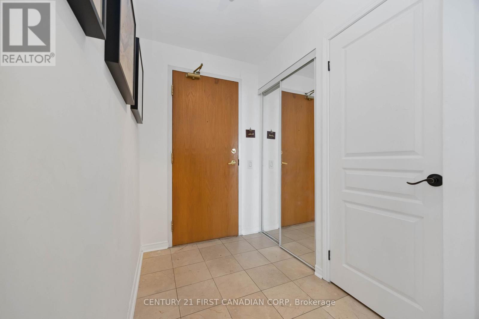 1112 - 9 Northern Hts Drive, Richmond Hill, Ontario  L4B 4M5 - Photo 3 - N13013390