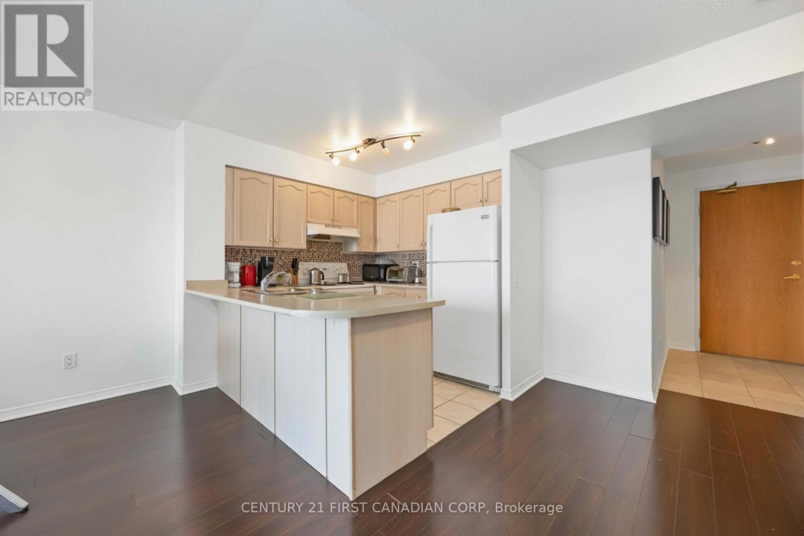 1112 - 9 Northern Hts Drive, Richmond Hill, Ontario  L4B 4M5 - Photo 6 - N13013390