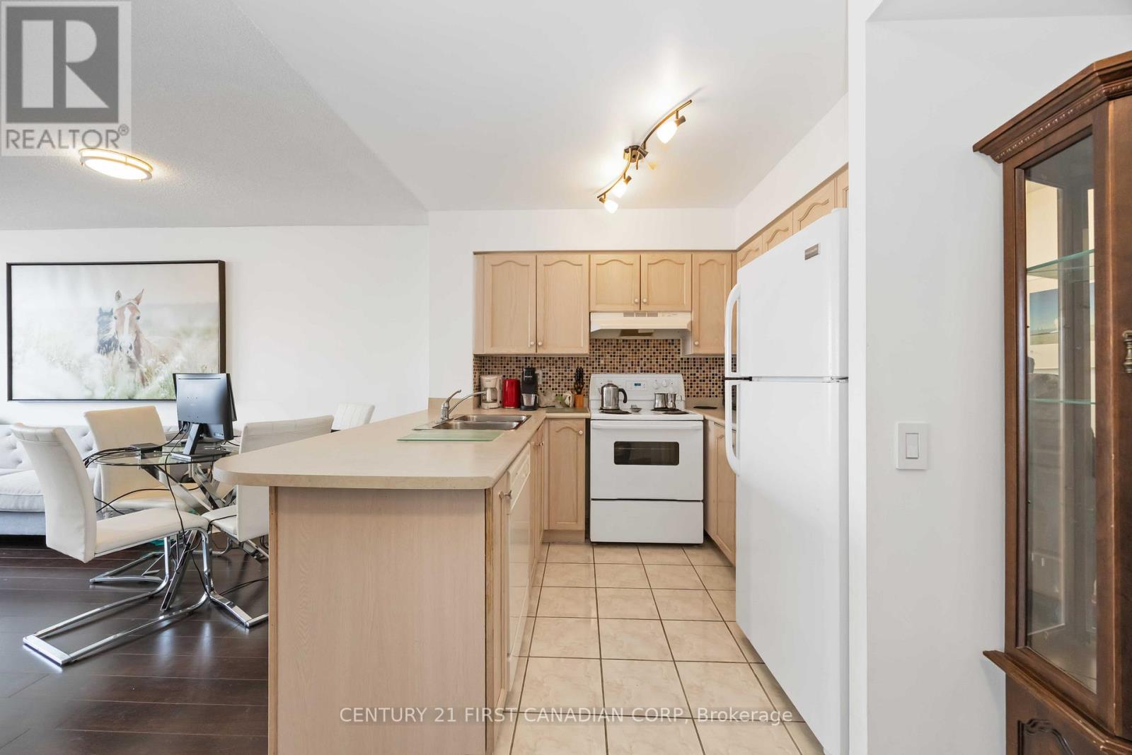 1112 - 9 Northern Hts Drive, Richmond Hill, Ontario  L4B 4M5 - Photo 7 - N13013390